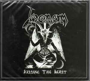 Venom  - Kissing The Beast - 2xCD